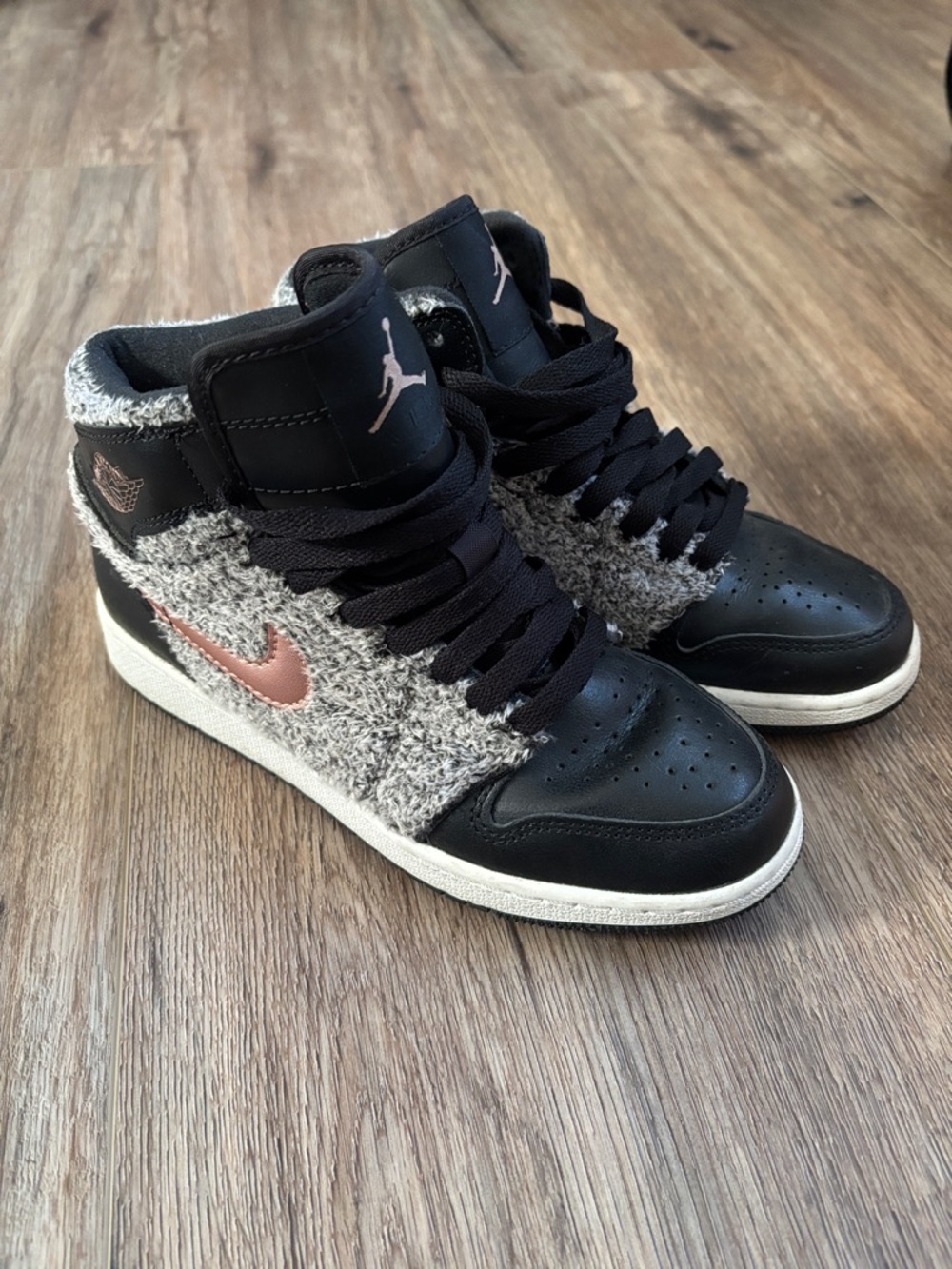 Air Jordan 1 Retro High GS 'Fleece' 4Y